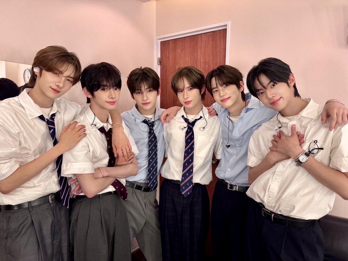 𝑨𝑴 tweet media