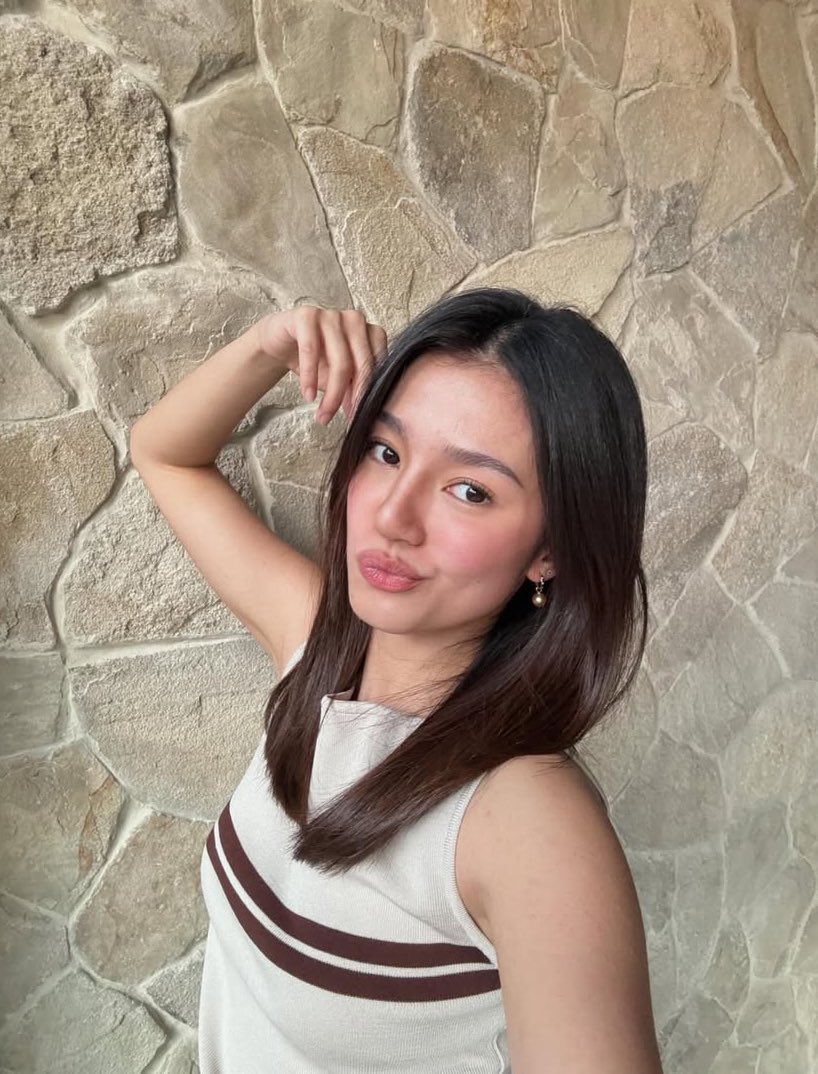 SHE IS EVEN HOTTER WITH HER NEW HAIR PLS!!😭

nakaKABA ang magagawa saken ng character ni belinda sa #TayoSaWakas and they say it’s gonna be more matured?! 

pls miss mam maawa ka 🧎‍♀️🧎‍♀️#BelleMariano