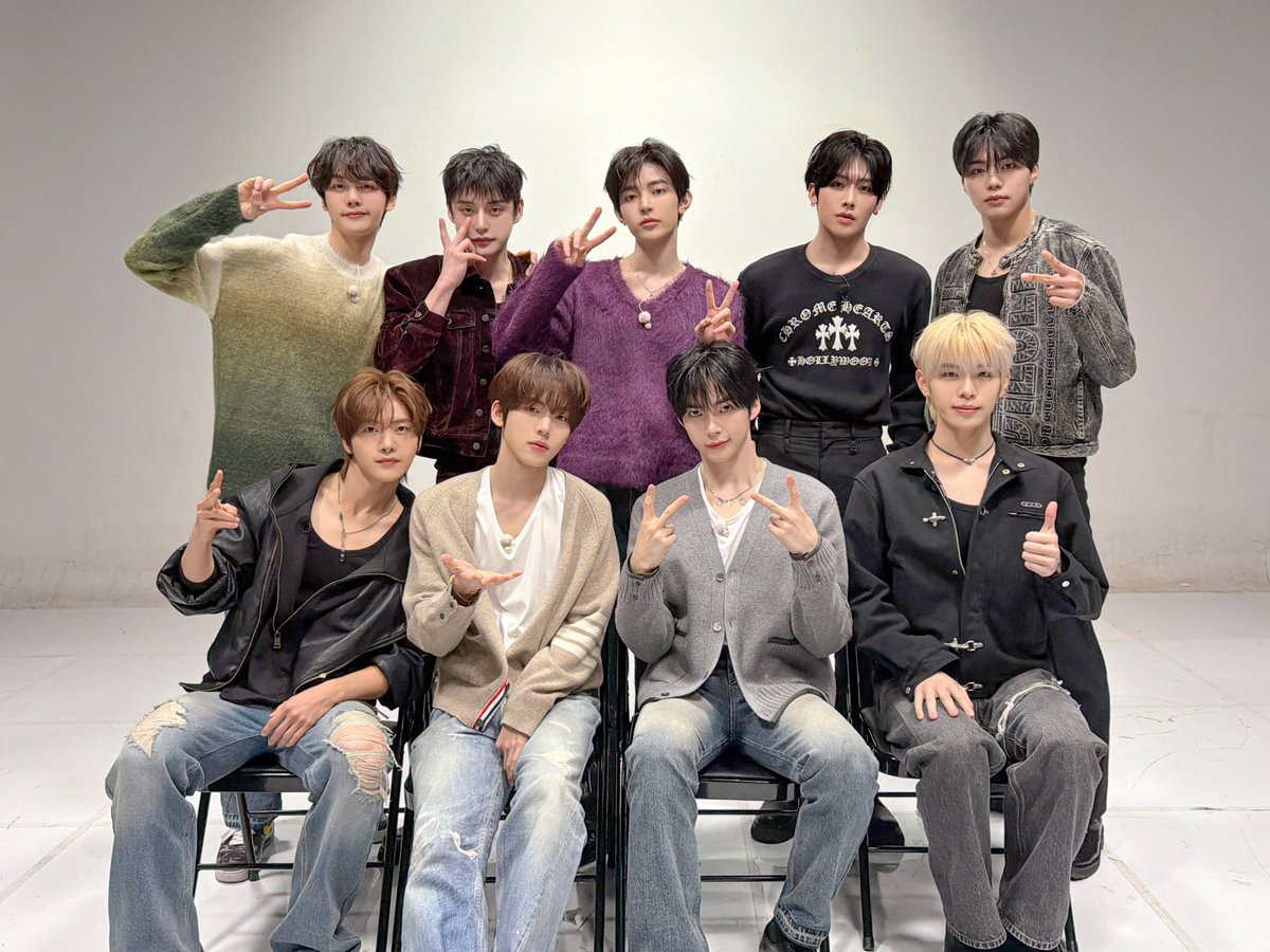 tori 🐬 tweet media