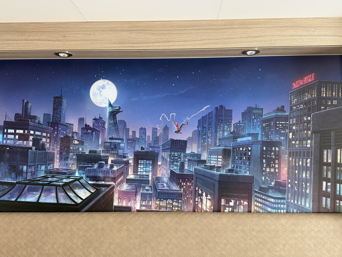 mickeynet007's tweet photo. ディズニー・アドベンチャーのステートルームにはそれぞれキャラクターのテーマがあります。スパイダーマン🕷️のテーマのお部屋はこんな感じです👇　#MNDCL #ディズニー・アドベンチャー #Disneyadventure https://t.co/wFKvz6mUPH