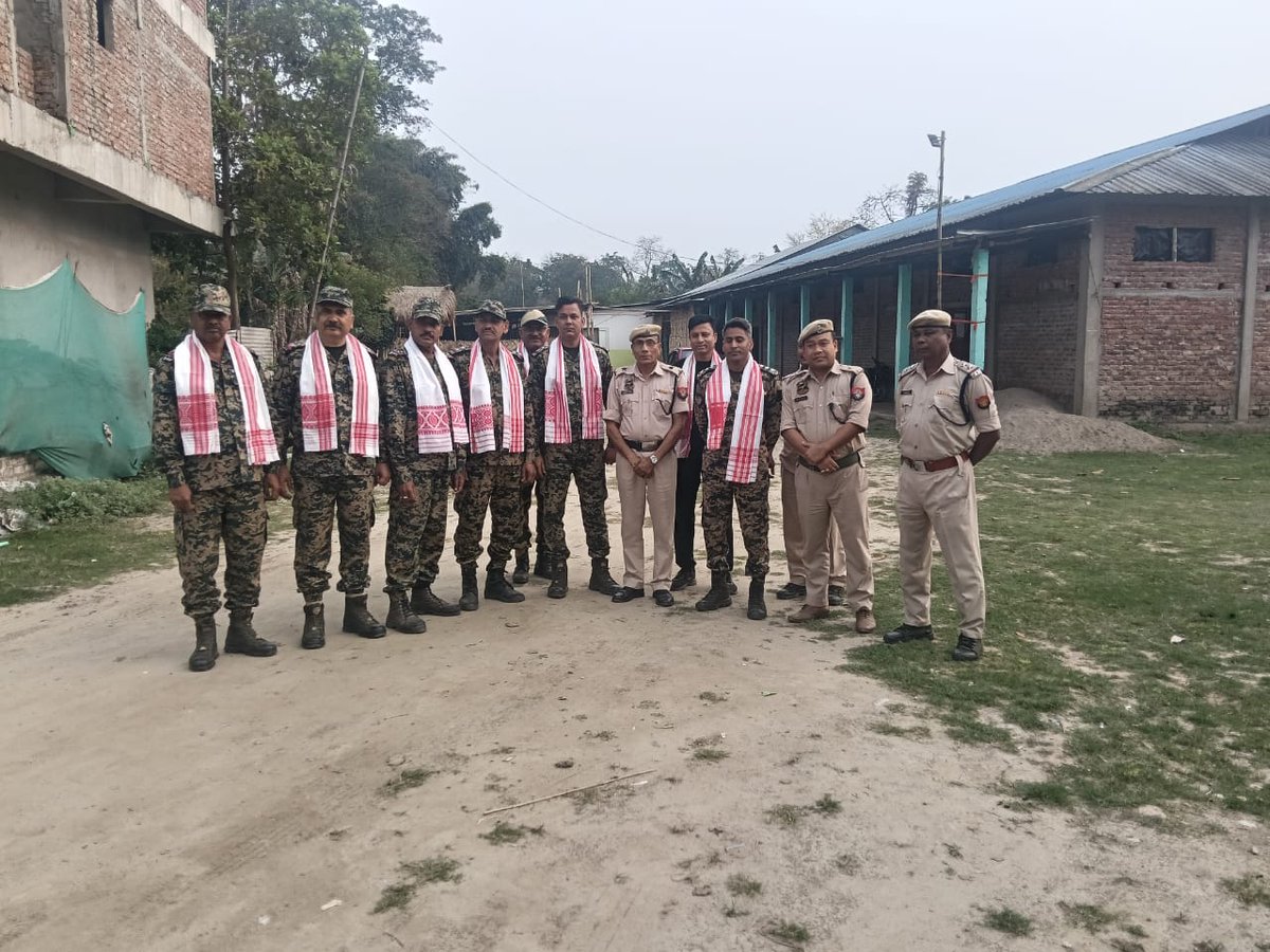 MajuliPolice's tweet photo. In connection with the upcoming Assembly Election 2026, two companies of BSF (A-05 &amp; B-05) from Jaintia Hills arrived today in Majuli for election duty.
The BSF personnel were warmly received with traditional Assamese Gamucha and Mukha as a gesture of respect and cooperation. https://t.co/lT1sh54NFk