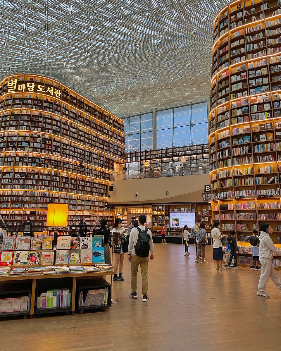 Sarine Szollosi Viki tweet media