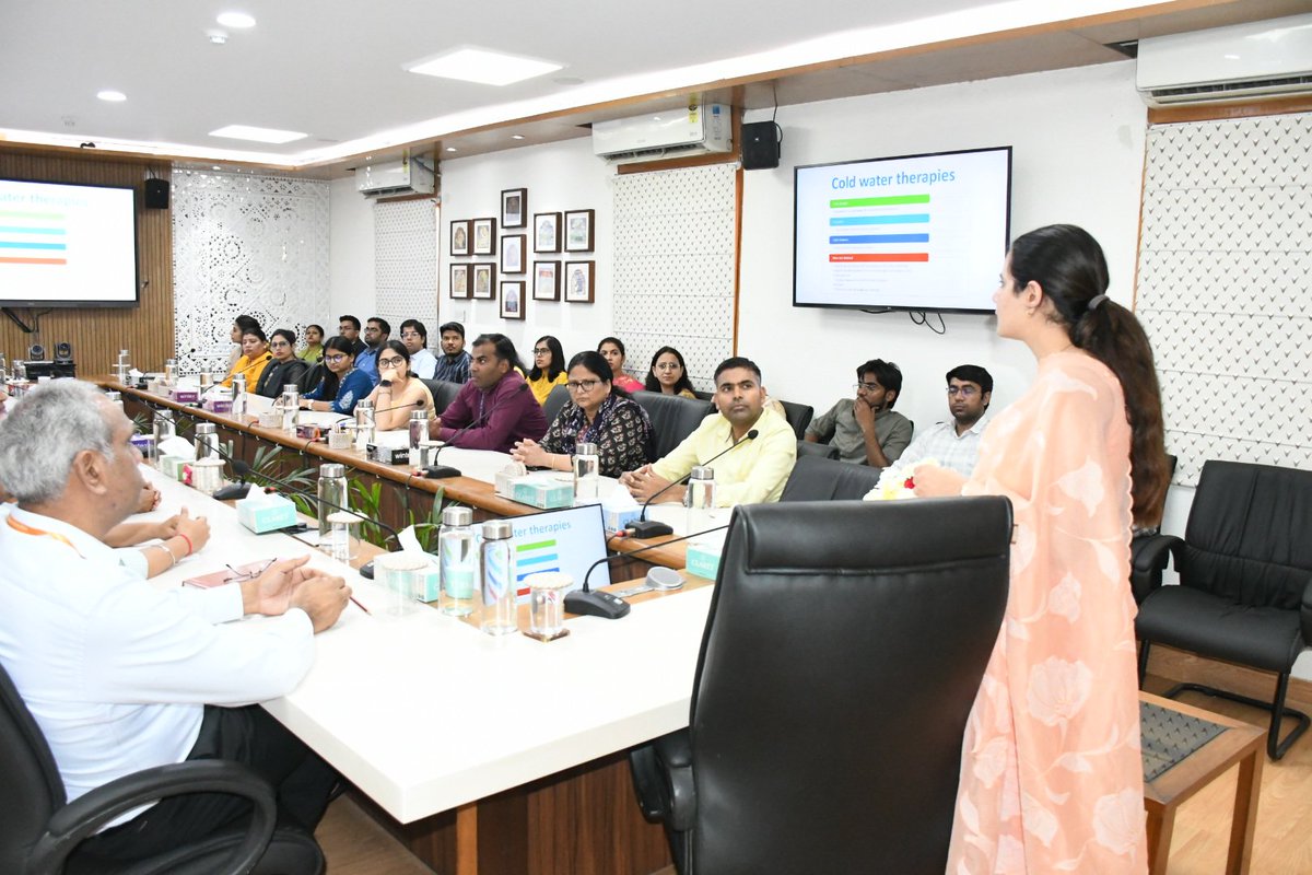 Ministry of Textiles tweet media