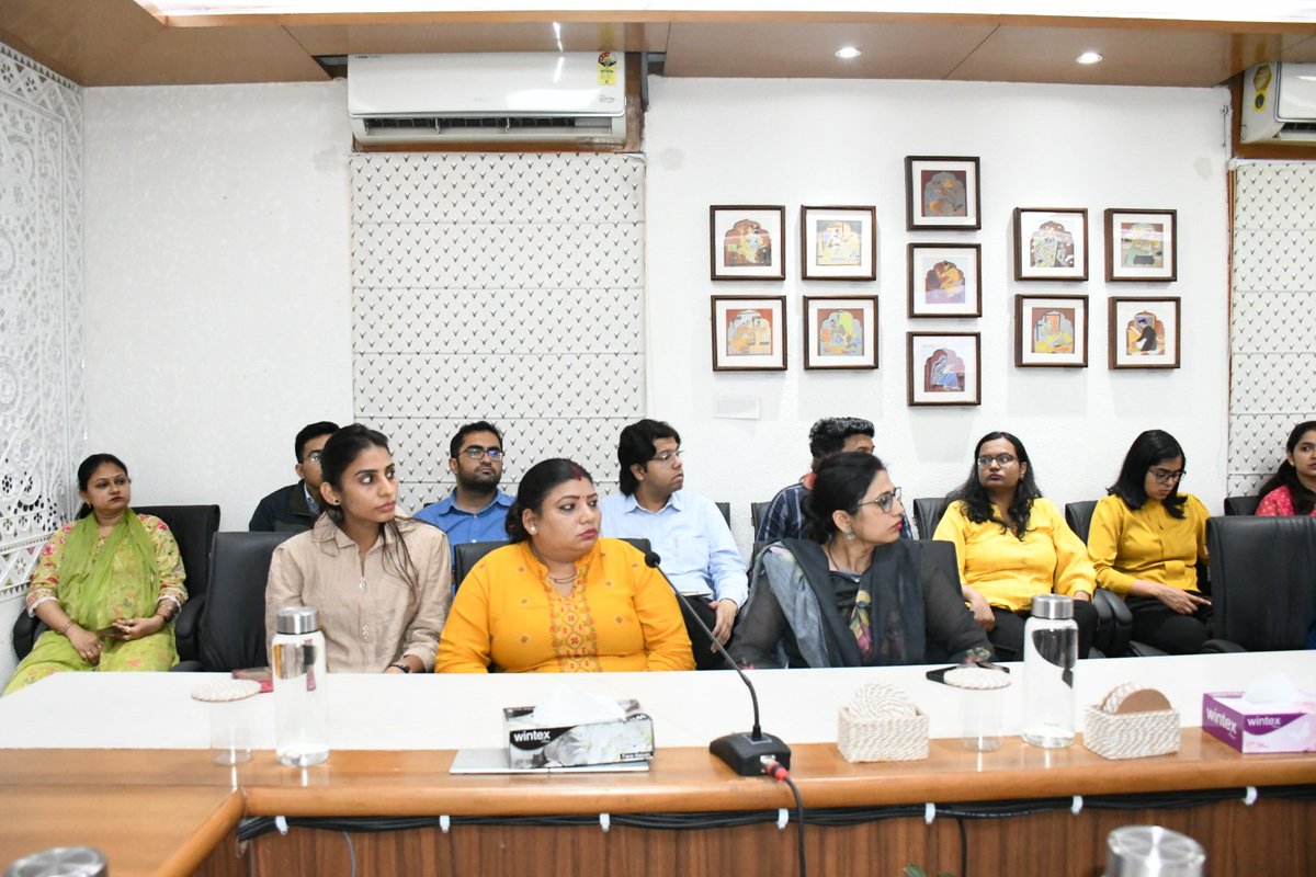 Ministry of Textiles tweet media