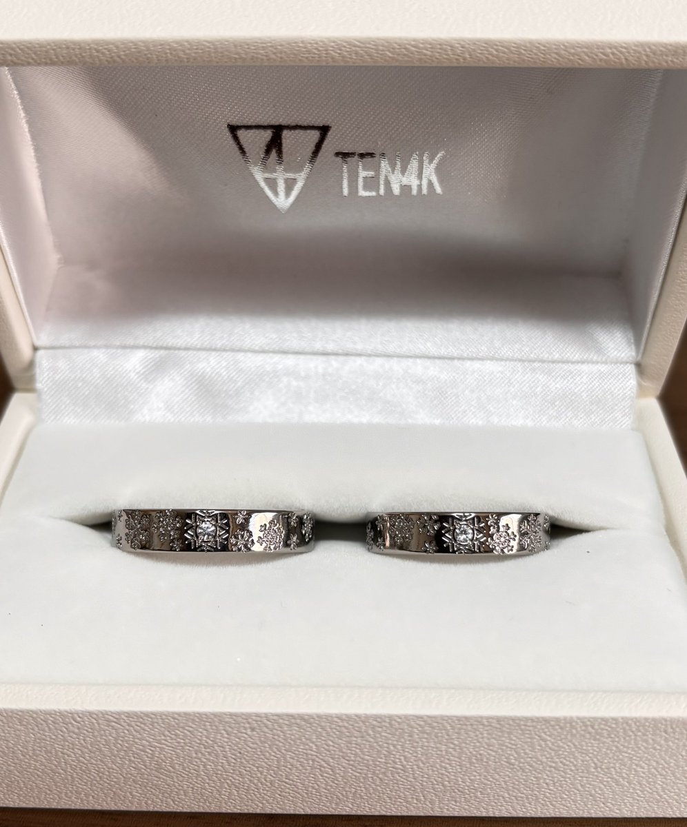 けろん tweet media