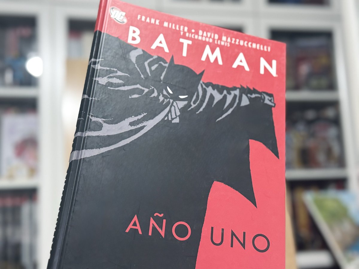 Muy poquito a poco sigo completando mi colección de ediciones Absolute. Hoy he conseguido este comicazo! 🤓