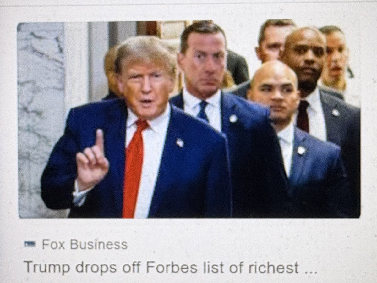de_cesare33132's tweet photo. #PoorTrump
Guess who's the richest in the world?
#ElonMusk, of course.
@Forbes tells us he's only $160 billion away from becoming the first #Trillionaire.
#JeffBezos is only fourth.
#DonaldTrump is in 645th place with $6 billion. More or less what he had before entering the #WhiteHouse.
Poor guy.
So it's not true that he got rich thanks to the #Presidency.
Nor is it true that #TrumpAmerica has become poorer. #35Billionaires are #Under30. Never before.
The #US leads all countries with 989 billionaires, followed by #China with 610.