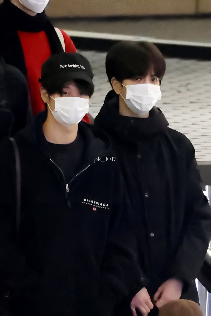 no context juhoon (@_jbb1167_) on Twitter photo 