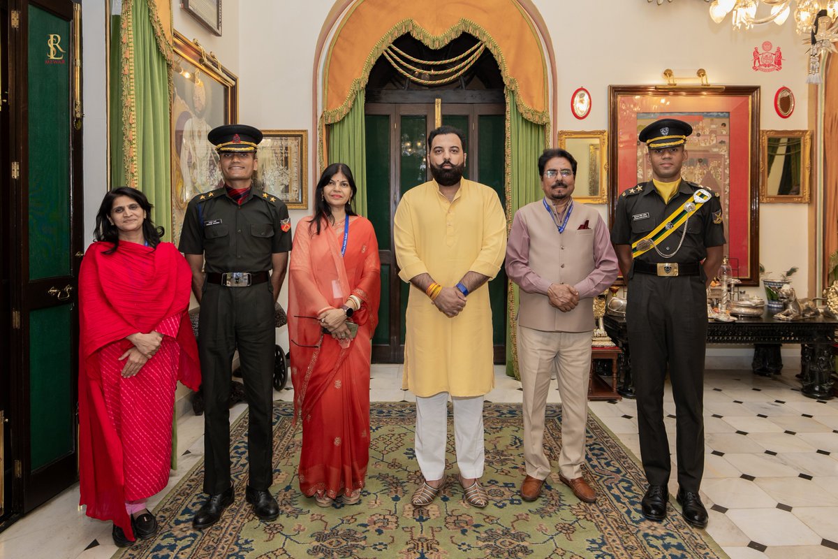 MMPSUdaipur's tweet photo. Newly commissioned Indian Army officers and MMPS alumni Lt. Divyaraj Singh Rathore (2021) and Lt. Anshul Sharma (2018) paid a courtesy call on Shriji Huzur @lakshyarajmewar , receiving his blessings and felicitations for their dedication to serving the nation. https://t.co/BbkmdDLWow