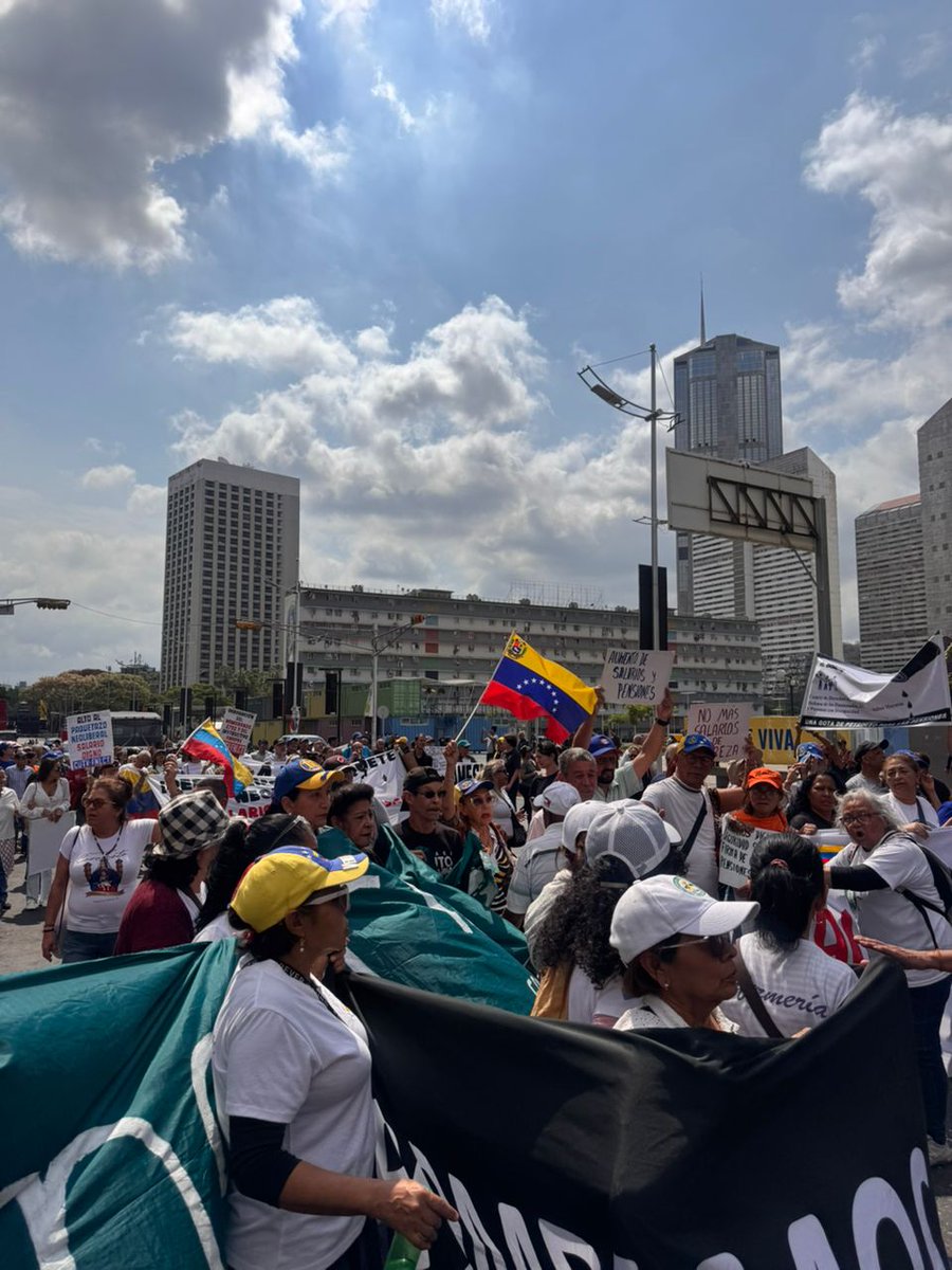SNTP tweet media