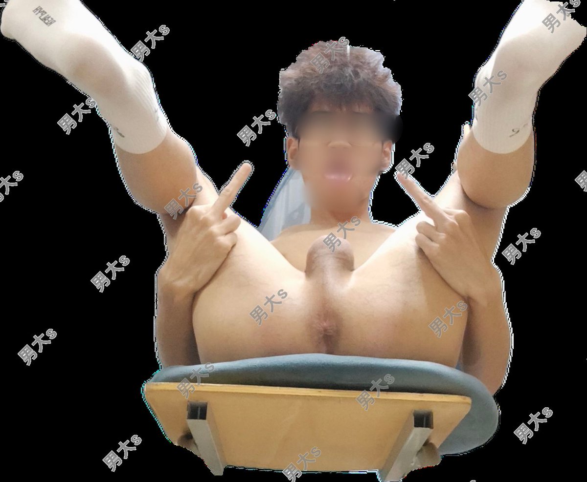 哪个狗被这个伪s男大骚逼玩过呢  被玩的时候是不是幻想跪在它脚下猛吸白袜和裤裆呢  一口一个亲爹主人的叫  没想到最后被爹以其s的状态一步一步扒光 最后上交身份证完全无脑臣服 长了一根废物细屌还出来当s  帮你们看过了起码身材和颜值在线 当奴下不吃亏