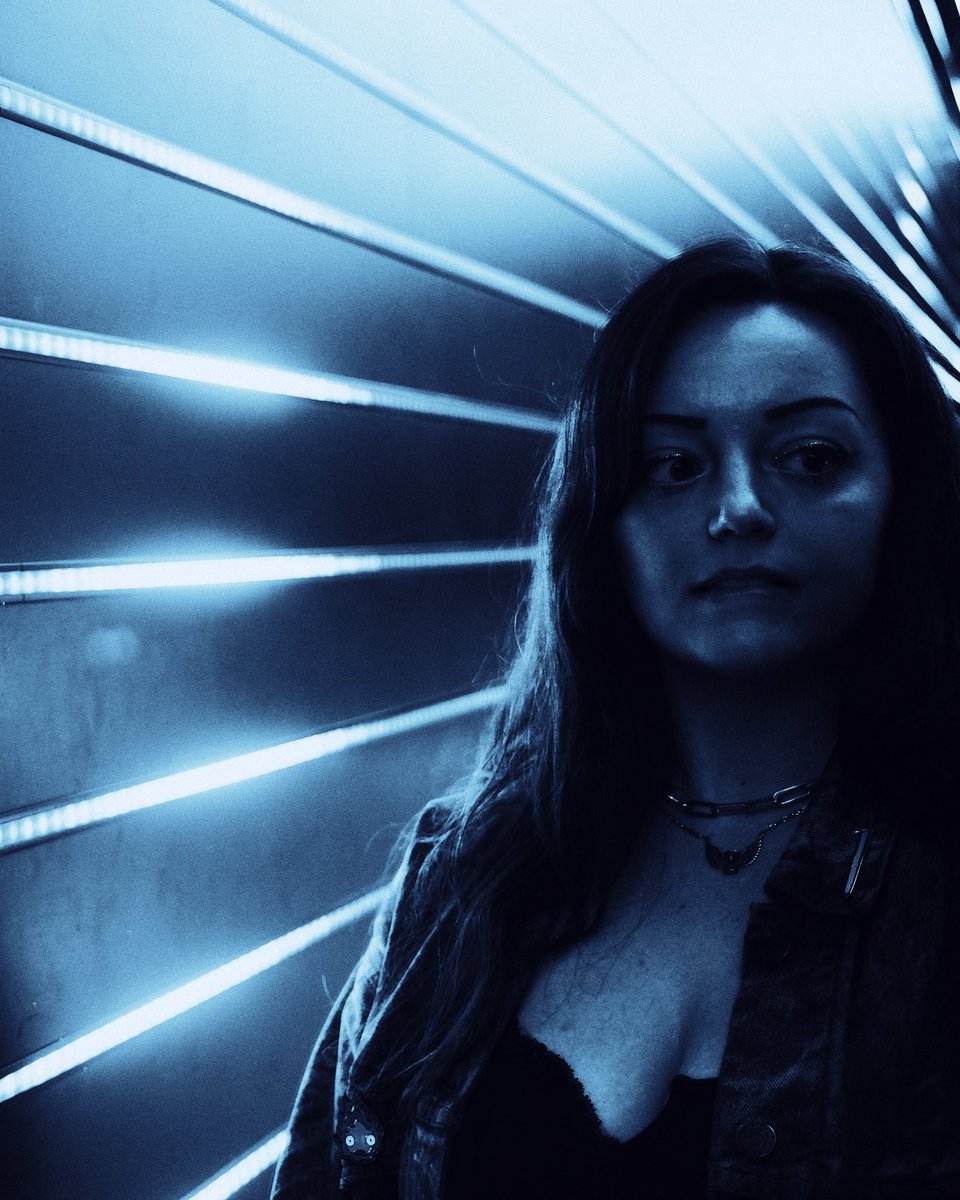 Kate Russell tweet media