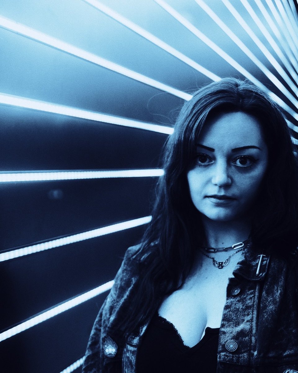 Kate Russell tweet media