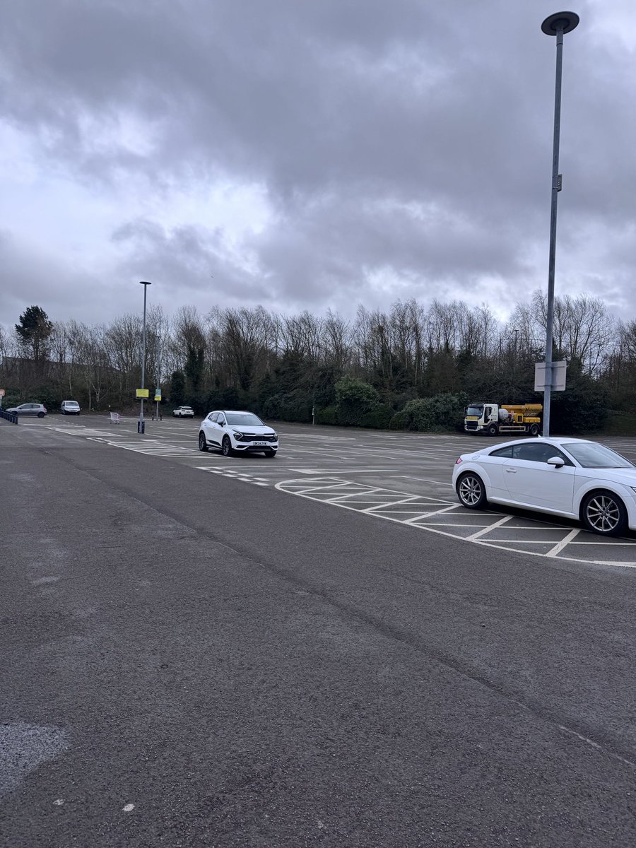 Kelly - ReadingMachine tweet media