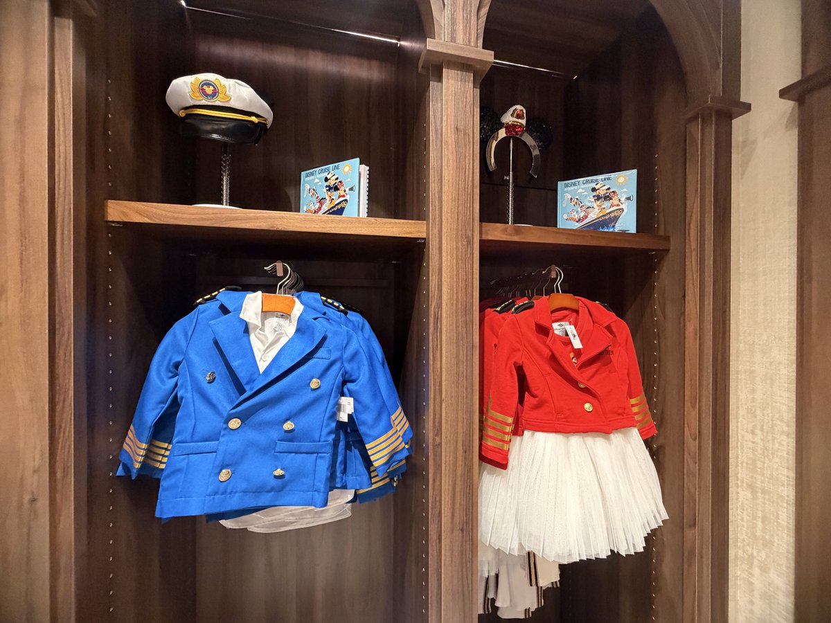 mickeynet007's tweet photo. ディズニー•アドベンチャーの船内にもビビディ・バビディ・ブティックがあります👗👑💎✨　#MNDCL  #ディズニーアドベンチャー #Disneyadventure https://t.co/TWwahFO8GU