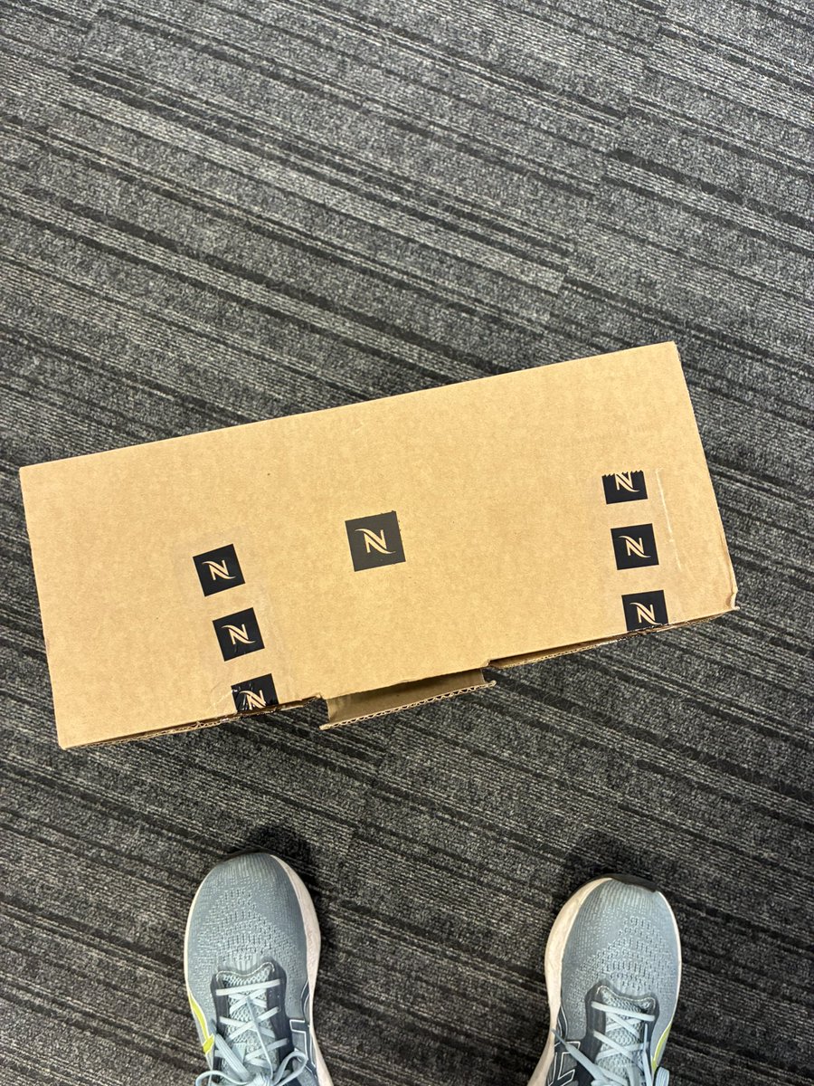 Mr_B_PE_v2 tweet media