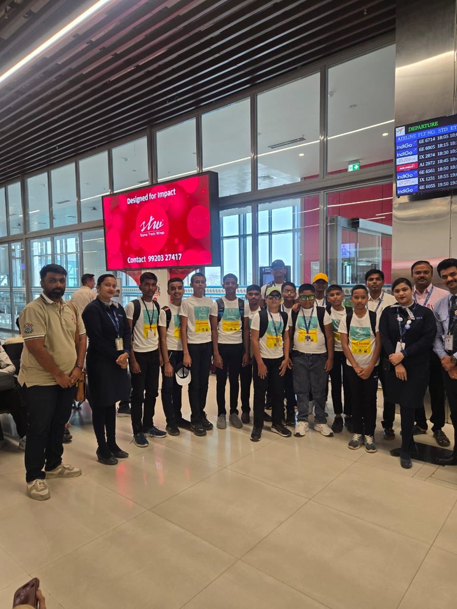 shwetabaid's tweet photo. First time at an airport. First flight ever Biggest smiles
PURT 289 organised Flight of Fantasy from PNQ-AMD for underprivileged students — proving that sometimes one flight can change how a child sees the world
Thank you @IndiGo6E 
#FlightOfFantasy #RoundTableIndia #indigo6E https://t.co/zAgyVbj4K5