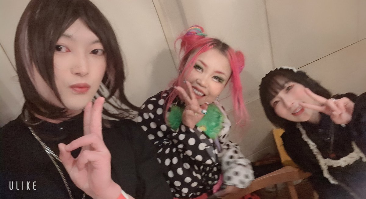 BoyBecomesGirl's tweet photo. 【harukaさん】@PLUSONE_haruka
ビビットな女の子がいるなーって思ってたんですが、打ち上げで衝撃の事実が発覚！なんと、あのプラスワンの娘さんだそうで！😳センスに納得だ🙄
しかも会場にお母様も来てて、私を見つけてたそうな🤣ご挨拶したかった😭センス大好きなんで、またお店にお邪魔します🥹 https://t.co/txsOGuYudL