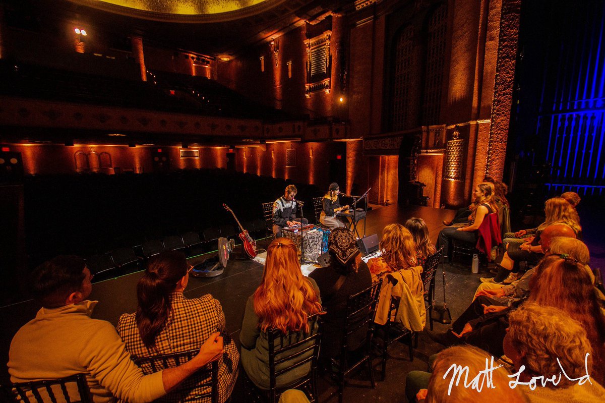 DeitraMagPhotos's tweet photo. Ghost Light Sessions, featuring Little Things Collective, at the Gillioz Theatre
11/6/2025
•
#littlethingscollective | #gillioztheatre | #photography | #ghostlightsessions | #music https://t.co/R5FxFh8AeQ
