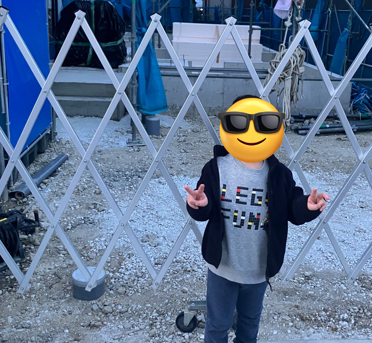 基礎が完成👏
今日、公園で子供と遊んでたんやけど、
髪の毛ピンクにツイストパーマの子や茶髪の子とかメッシュの子とか結構いたんやけど、最近の小学生ってこんな感じなん😂
自分の時は学年に1人2人いるぐらいやったけど😅