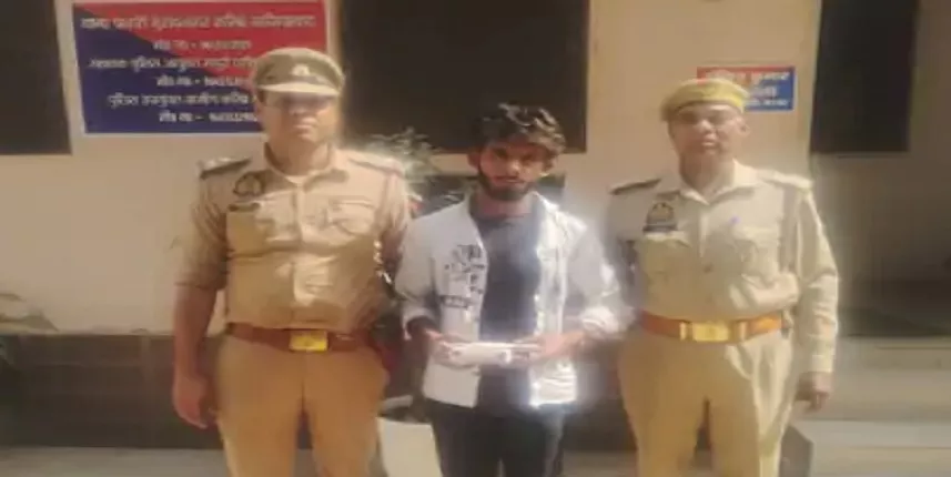 SudarshanNewsTV's tweet image. शोरूम से चोरी कर फरार चल रहा था शाहरुख मियां; गिरफ्तारी के दौरान मिला अवैध चाकू... अब आर्म्स एक्ट का मामला भी दर्ज

#Theft #Accused #ArmsAct #Arrested #Jihad #जिहादी #जिहाद #JihadNews #जिहादन्यूज #Crime #Crimenews #Uttarpradesh #UP #Muradnagar #MuradnagarPolice @Uppolice