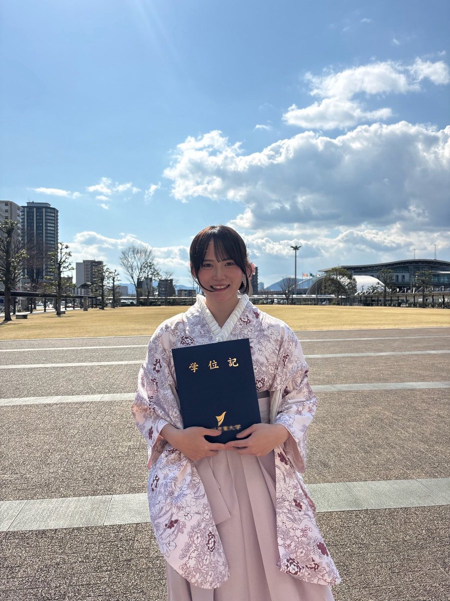 misaki_hoshiya's tweet photo. 大学卒業しました🌸✨
4月からは社会人とラグビーの両立を頑張っていきます！🏉
今後もよろしくお願いします😌✨ https://t.co/J6EPhwBc0b
