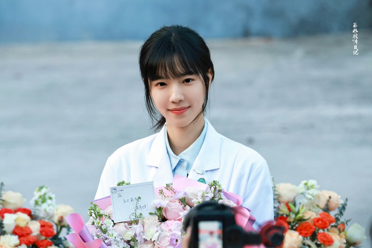 yourxelove's tweet photo. Zhuang Dafei officially wrapped up filming today! 🎉

Happy wrap-up, baobei! 💐 Thank you for your hard work for 59 days 🥺🫂 Looking forward to seeing Doctor Li Xiaoman next year! 🤩

#ZhuangDafei #庄达菲 #生命缘 #장달비 #จวงต๋าเฟย https://t.co/9NYM7bXsv3