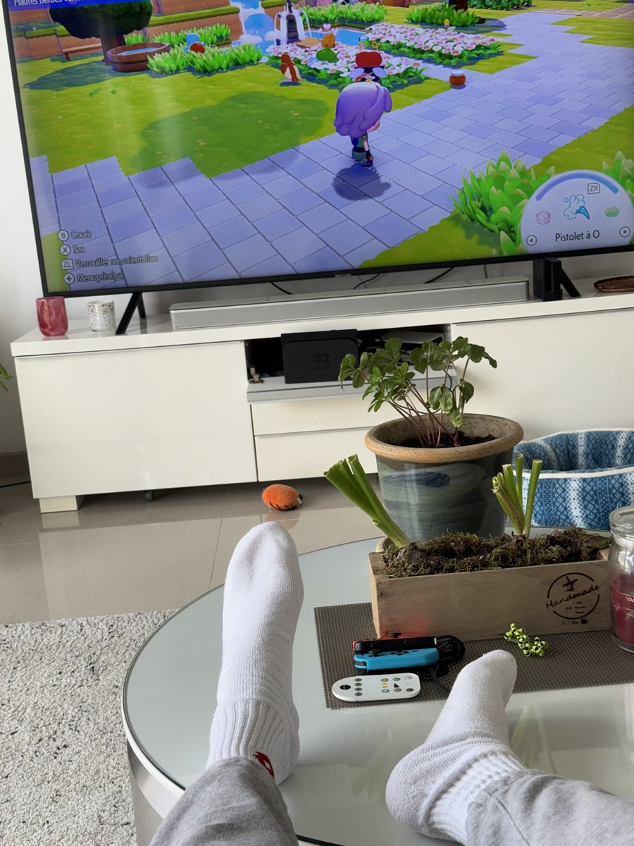 Zackfootmaster's tweet photo. 🐭⚡️🦶🧦 https://t.co/PYlr4qndLl