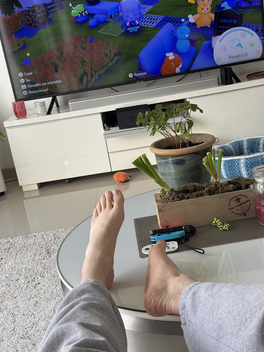 Zackfootmaster's tweet photo. 🐭⚡️🦶🧦 https://t.co/PYlr4qndLl