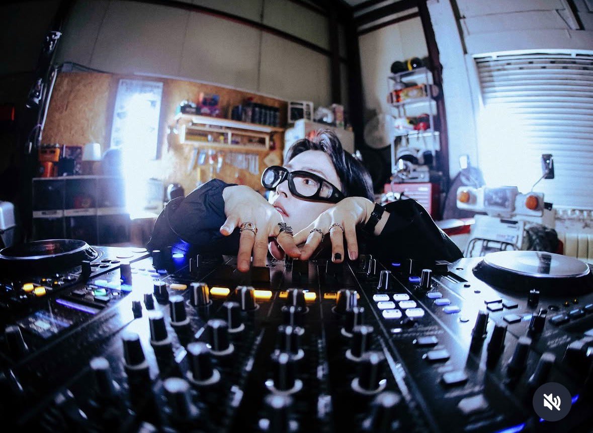 今日はネイルサロンとハンドケアサロンのはしごしてきた💅🫶
おててをいたわる日🥰

今月のネイルはこれー😃