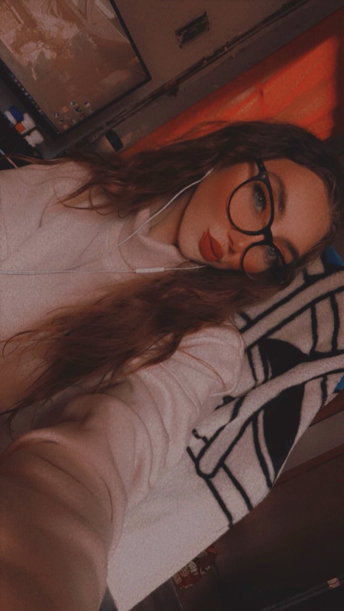 Ashbug16 tweet media