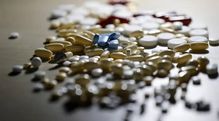 sonkaleizmir's tweet image. İlaç fiyatlarına yüzde 6 zam 

sonkaleizmir.com/haber/Ilac-fiy… 

#ilac #fiyat #zam