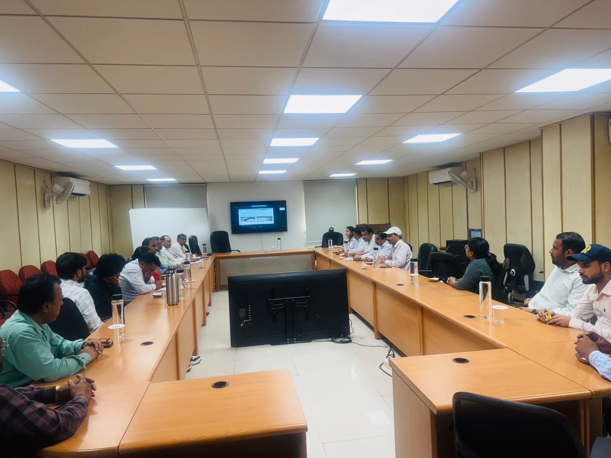 csmrsdelhi's tweet photo. केन्द्रीय मृदा एंव सामग्री अनुसंधानशाला में दिनांक 12 मार्च 2026 को “हिमालयी नदियों की जलविद्युत परियोजनाएं: तलछट समस्या एवं मॉडल आधारित समाधान “ विषय पर हिंदी कार्याशाला का आयोजन कराया गया।
#HindiWorkshop #HydropowerProjects #HimalayanRivers #SedimentManagement #CSMRS https://t.co/MkzkruxvKh