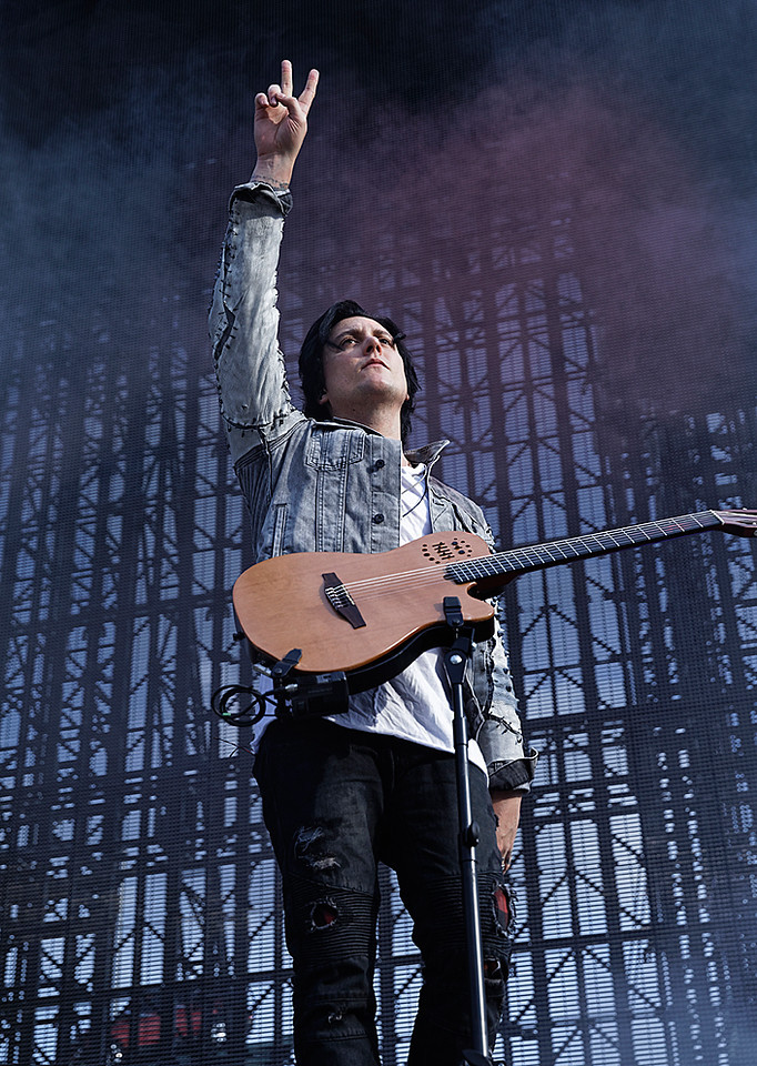 「 ✦ daily synyster gates ✦ 」 tweet media