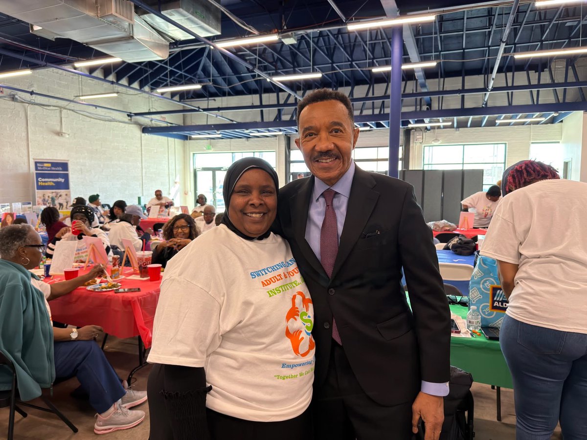 RepKweisiMfume's tweet image. It was wonderful to have been invited by sister Kin “Termite” Brown-Lane to come and share the lunch hour with so many of the wonderful people of Cherry Hill.  #Baltimore #cherryhill