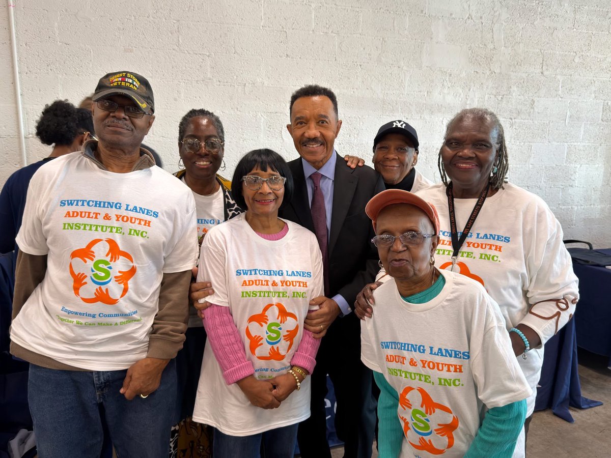 RepKweisiMfume's tweet image. It was wonderful to have been invited by sister Kin “Termite” Brown-Lane to come and share the lunch hour with so many of the wonderful people of Cherry Hill.  #Baltimore #cherryhill
