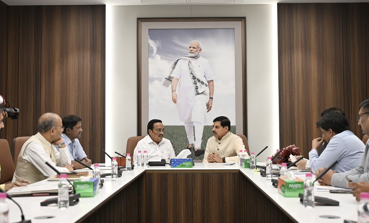 CRPaatil's tweet photo. आज दिल्ली स्थित निवास पर मध्य प्रदेश के माननीय मुख्यमंत्री श्री मोहन यादव जी ने शुभेच्छा मुलाकात की।
इस दौरान मध्य प्रदेश में जल संचय, जल संरक्षण तथा जनभागीदारी से जुड़े विभिन्न प्रयासों और उनकी प्रगति पर चर्चा हुई।

@DrMohanYadav51 https://t.co/FvAw7yfqmI