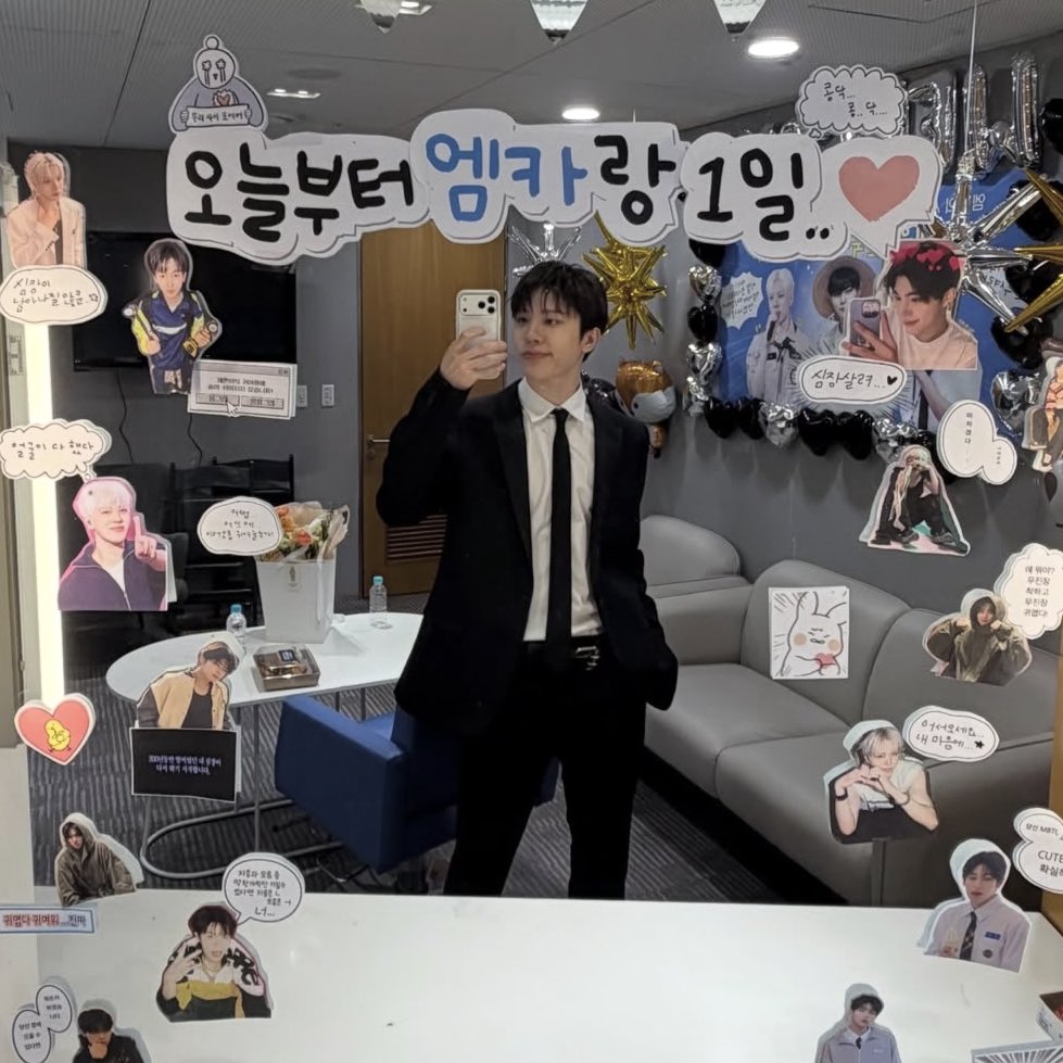 JUNGHWAN INSTAGRAM POST #소정환 

‘MCD New MC, I’m looking forward to work with you 🤸’