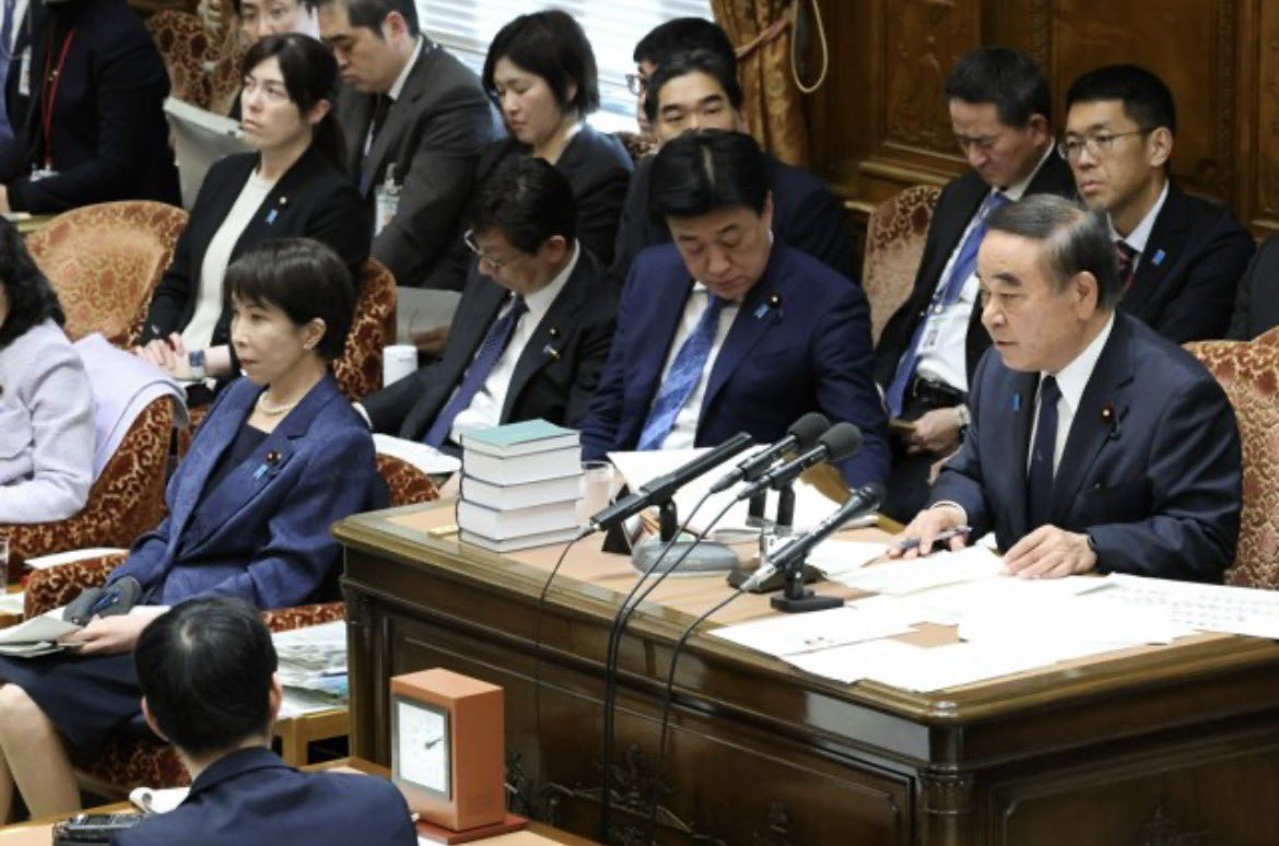 GW3CjJsMQ6n2ye1's tweet photo. 坂本予算委員長、13日予算採決を職権で決定　野党は解任決議案提出。

今まで審議を見れば、いかに野党の質問が無駄か誰しもが思うこと。

野党にどれだけ時間を割いても時間と経費の無駄だし、結論は同じ。

年度内成立に向け淡々と進めるべきだ。
それが強行とも独裁とも思わない。 https://t.co/CkYM4FvEUY