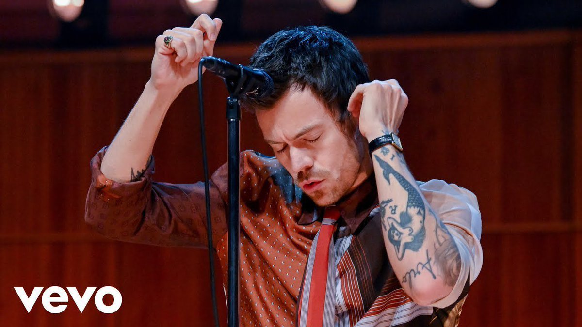 harrysbrasil's tweet photo. As performances de Harry Styles para o BBC Radio 1 Live Lounge já estão disponíveis:

Aperture: https://t.co/Lsu0TJZ7xY
American Girls: https://t.co/fShGEmqXNw
Carla's Song: https://t.co/XviUJk3SVk
Dance No More: https://t.co/wundrKrobt

Everybody Wants To Rule The World (cover): https://t.co/wundrKrobt