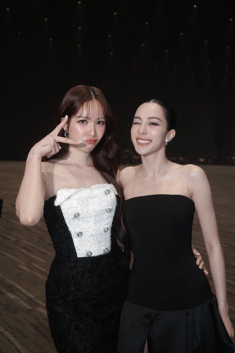 conversation_tl's tweet photo. มาเป็นคู่แล้ว~ 🥰✨

ENJOYJUNE 9ENT X SIAM PARAGON
#ConversationThailand
#Enjoyyotdr
#Junenannirin
#Enjoyjune #เอนจอยจูน
#9entawards2026xEnjoyJune
#9entertainawards2026 https://t.co/pxl1mXxGIG