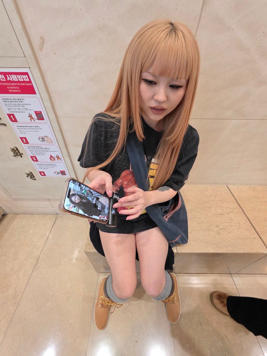 붕붕님 저보다 인물사진 잘찍는데 사진관 드려야할듯