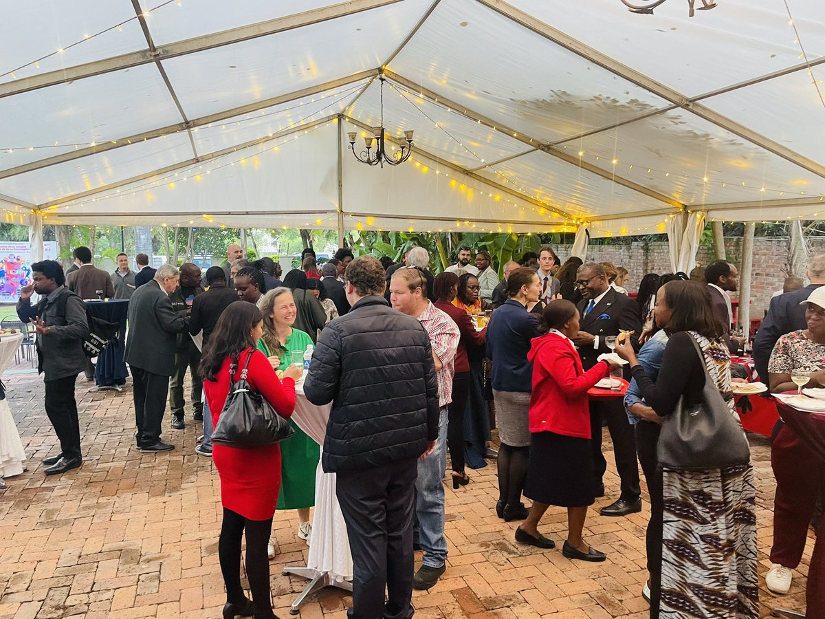 Canada in Zimbabwe tweet media