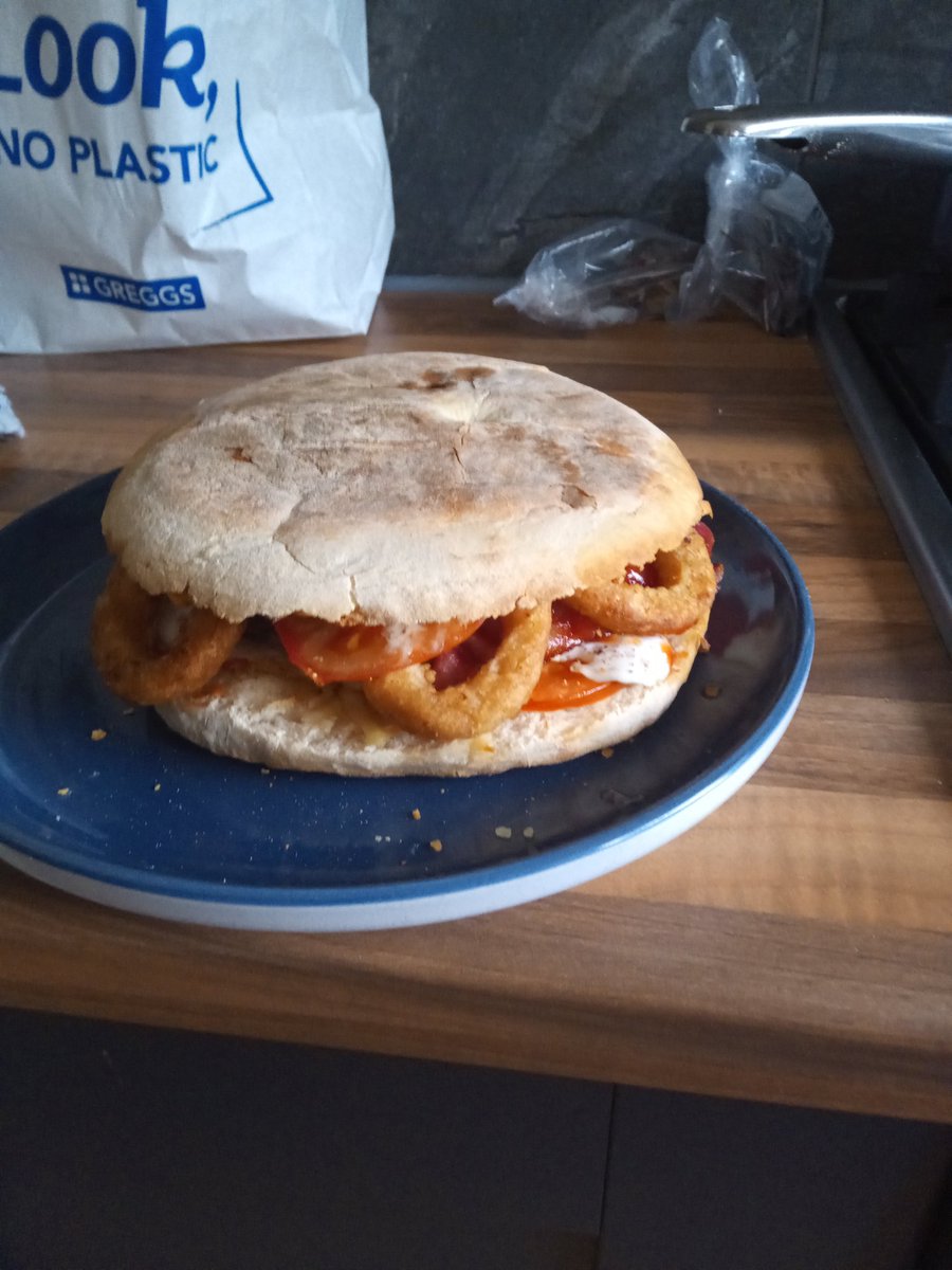 MalcolmJenks's tweet photo. @SamRaincock Or how about this a stottie burger mmmm https://t.co/R8liCB7oCd