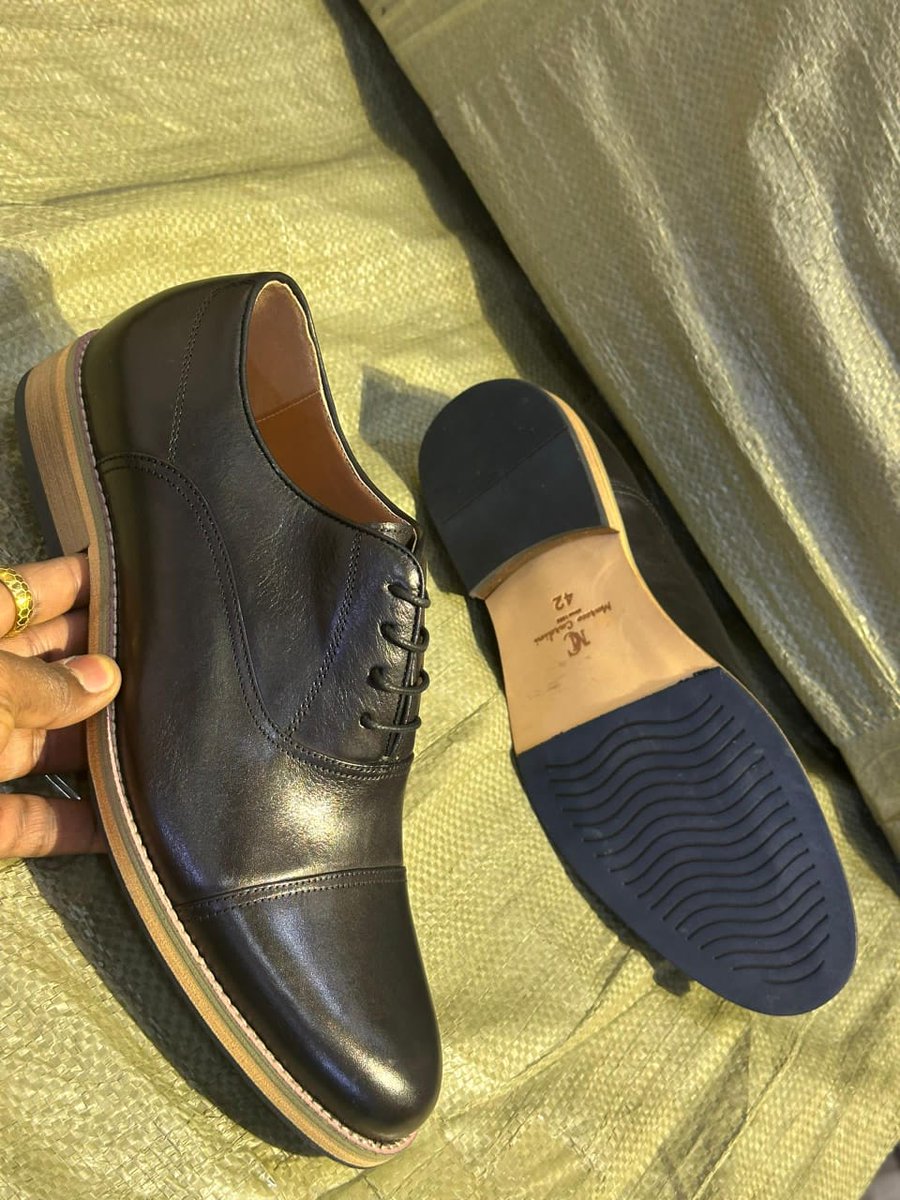 DM kicks 🇺🇬 the shoe plug 👟 tweet media