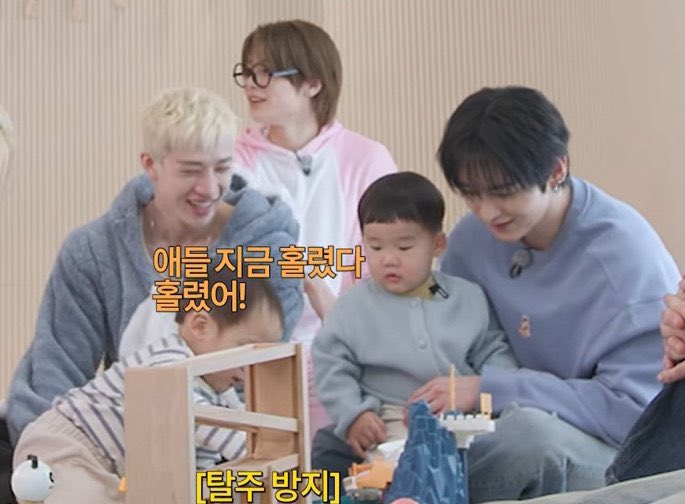 #🐺🐰

i just know 🐺 had a realization that day