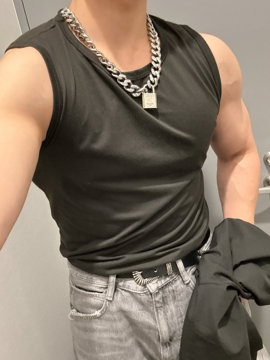 平日はRPGの経験値稼ぎ的な感覚で楽しくジム活できてる+マッスルメモリーが働いて、徐々に全盛期の身体に戻りつつあります💪( ˘ω˘ 💪)✨

ベルトの穴1.5個分痩せて減量も順調ですわよ~！ #筋トレ