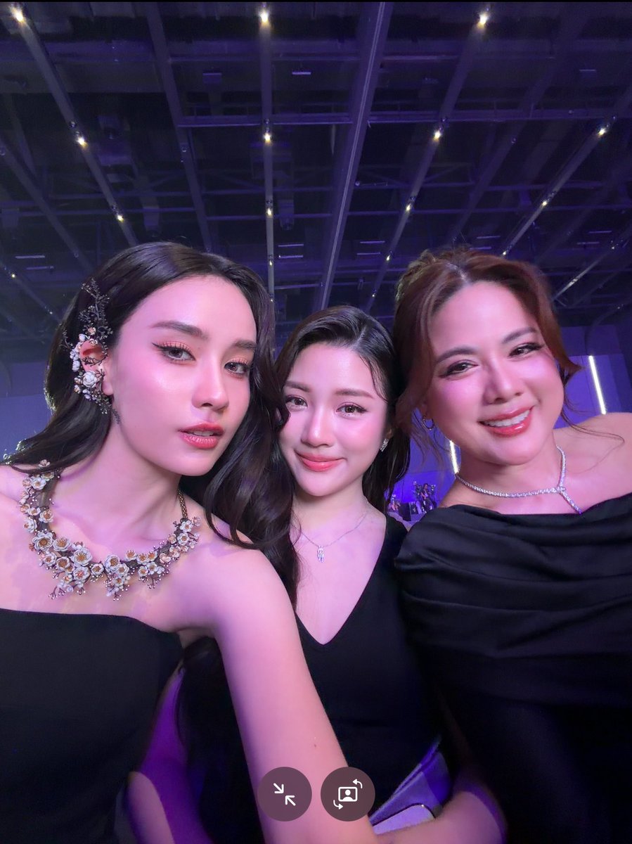 aangelinaa.ss tweet media