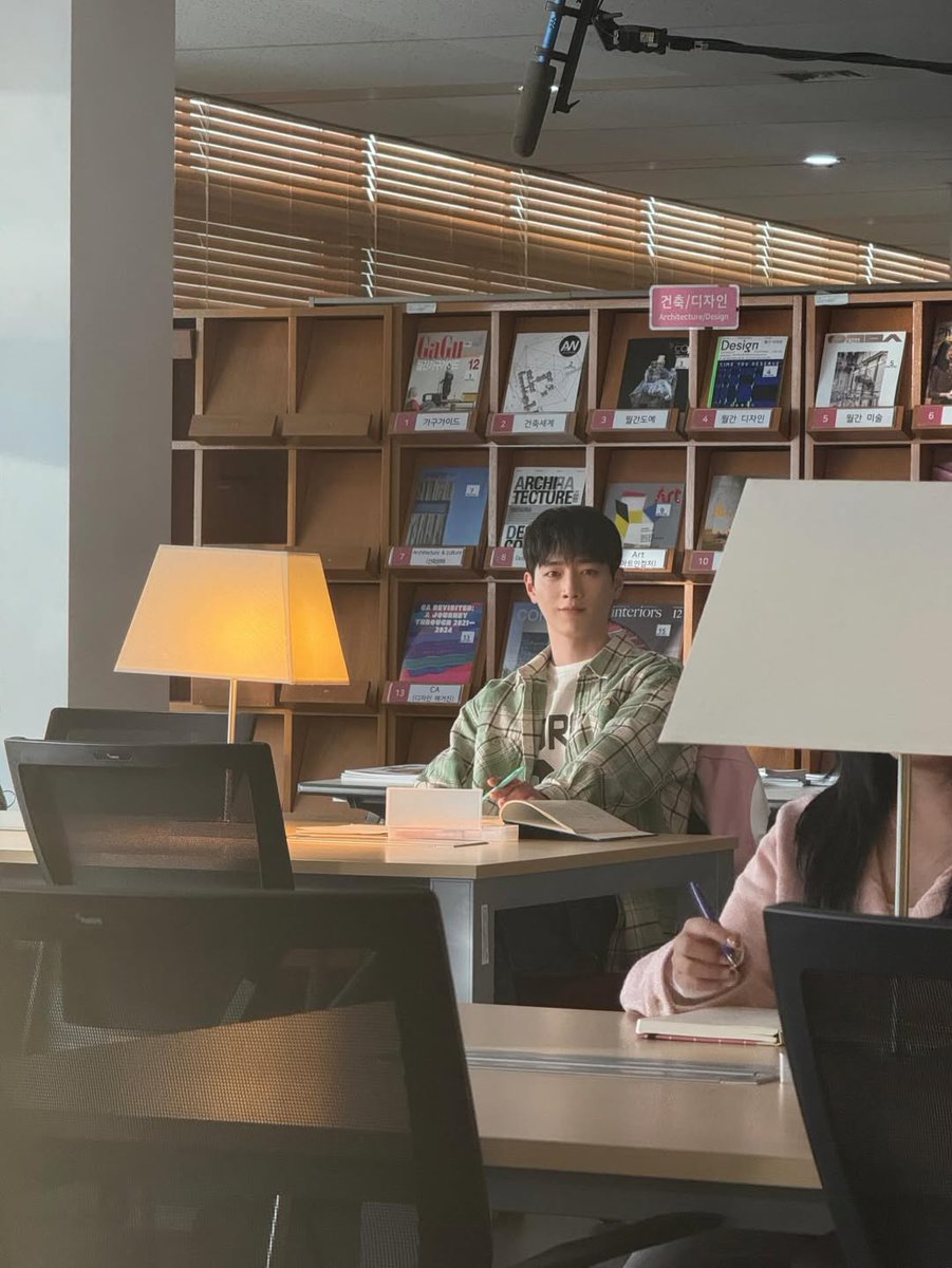 yooneezip's tweet photo. 은호 선배...
진짜 어딘가에 실존할 거 같아서 더 힘들어🫠🫠 https://t.co/04qNFx9ENi