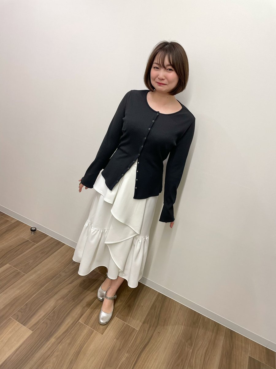 overE shop tweet media